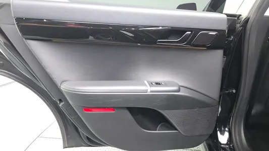 Hyundai (GN7) 2023 25