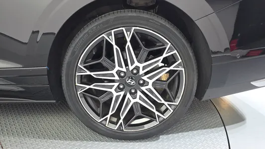 Hyundai (GN7) 2023 21