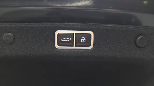 Hyundai (GN7) 2023 31