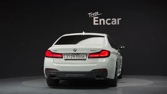 BMW 5 Series (G30) 530i xDrive M 2022 4