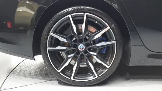 BMW 8 Series (G15) M850i xDrive 2022 4