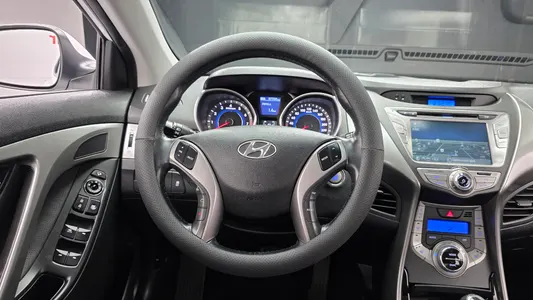 Hyundai MD M16 GDI 2013 15