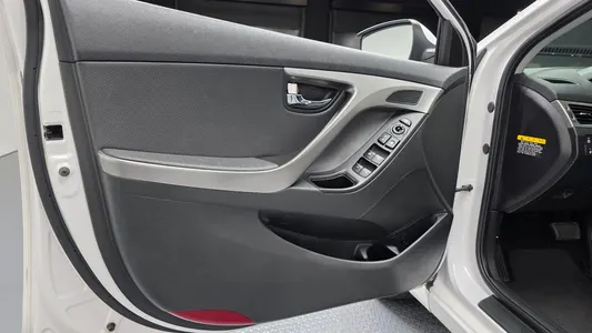 Hyundai MD M16 GDI 2013 24