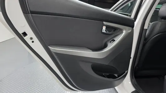 Hyundai MD M16 GDI 2013 25