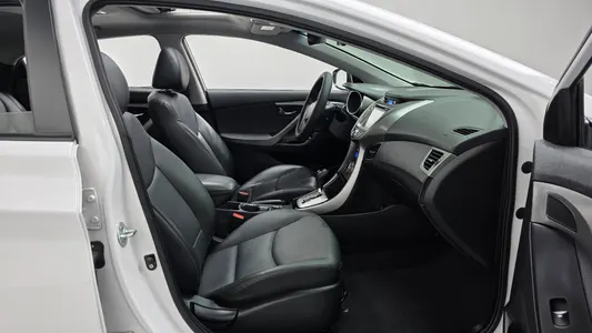 Hyundai MD M16 GDI 2013 26