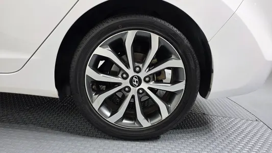 Hyundai MD M16 GDI 2013 21