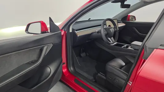 Tesla Y AWD 2022 10
