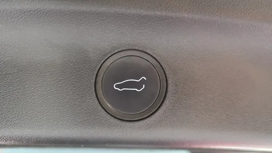 Tesla Y AWD 2022 18
