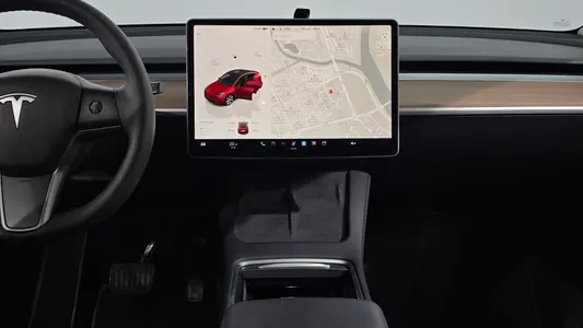 Tesla Y AWD 2022 19