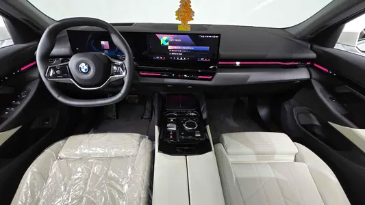 BMW 5 Series (G60) 520i 2024