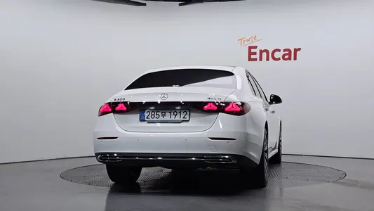 Mercedes-Benz E-Class W214 E300 4MATIC AMG Line 2025 4