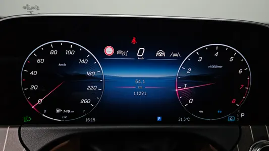 Mercedes-Benz E-Class W214 E300 4MATIC AMG Line 2025 8