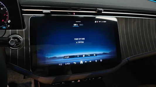 Mercedes-Benz E-Class W214 E300 4MATIC AMG Line 2025 16