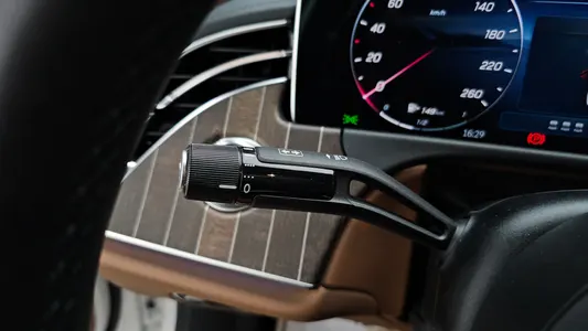 Mercedes-Benz E-Class W214 E300 4MATIC AMG Line 2025 19