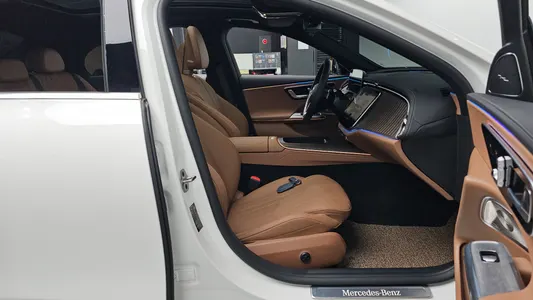 Mercedes-Benz E-Class W214 E300 4MATIC AMG Line 2025 26