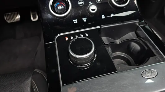 Land Rover 레인지로버 벨라 2.0 D240 R- SE 2017 9