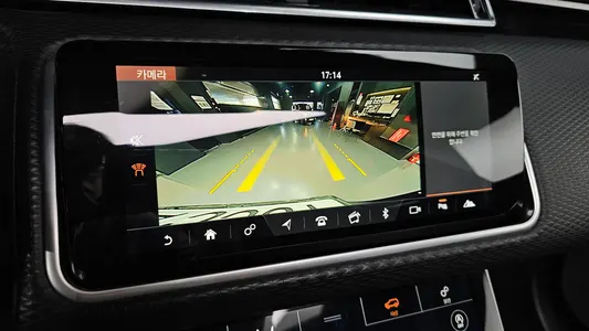 Land Rover 레인지로버 벨라 2.0 D240 R- SE 2017 15