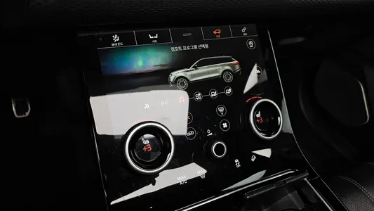 Land Rover 레인지로버 벨라 2.0 D240 R- SE 2017 17