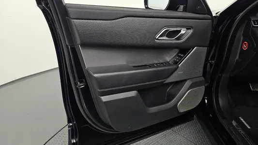Land Rover 레인지로버 벨라 2.0 D240 R- SE 2017 24