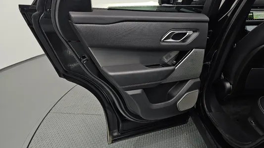 Land Rover 레인지로버 벨라 2.0 D240 R- SE 2017 25