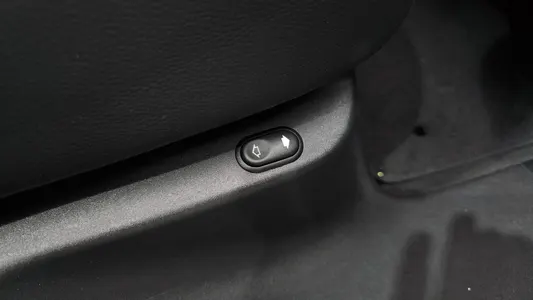 Land Rover 레인지로버 벨라 2.0 D240 R- SE 2017 32