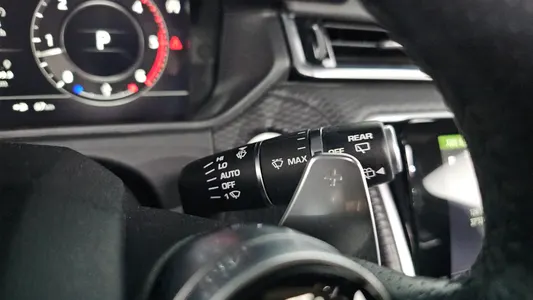 Land Rover 레인지로버 벨라 2.0 D240 R- SE 2017 37
