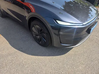 Tesla Y RWD 2026 5