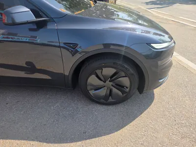 Tesla Y RWD 2026 6