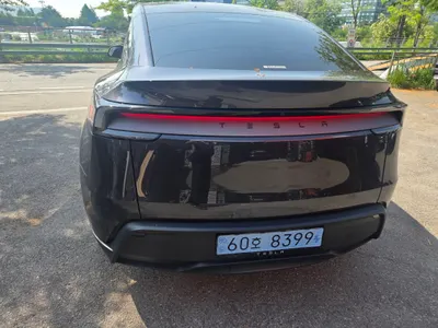 Tesla Y RWD 2026 14