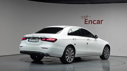 Mercedes-Benz E-Class W213 E350 4MATIC 2023