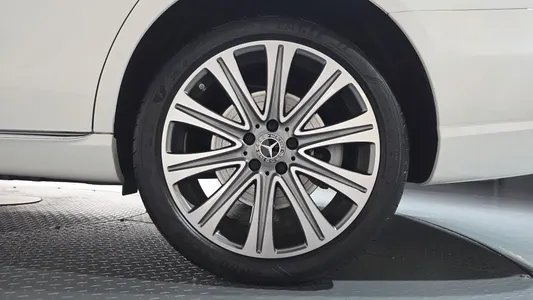 Mercedes-Benz E-Class W213 E350 4MATIC 2023 21