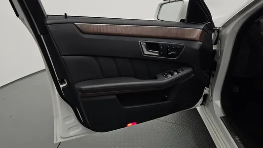 Mercedes-Benz E-Class W212 E300 2013 24