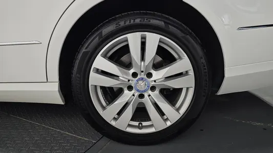 Mercedes-Benz E-Class W212 E300 2013 21