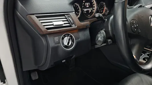 Mercedes-Benz E-Class W212 E300 2013 31