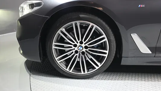 BMW 5 Series (G30) 530i xDrive M 2019 5