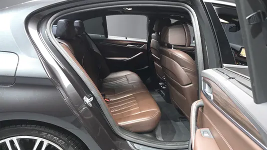 BMW 5 Series (G30) 530i xDrive M 2019 12