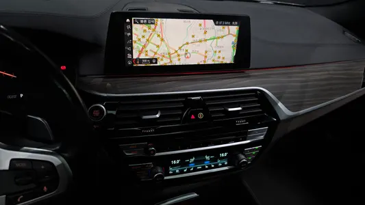 BMW 5 Series (G30) 530i xDrive M 2019 14