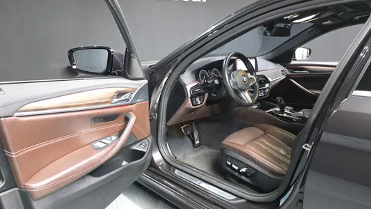 BMW 5 Series (G30) 530i xDrive M 2019 10