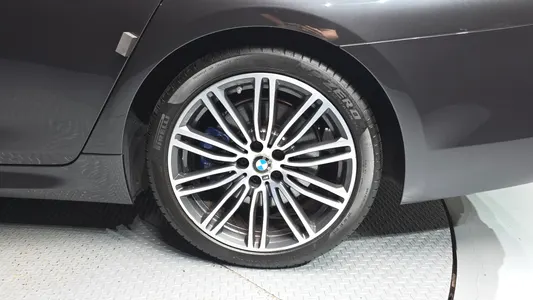 BMW 5 Series (G30) 530i xDrive M 2019 21