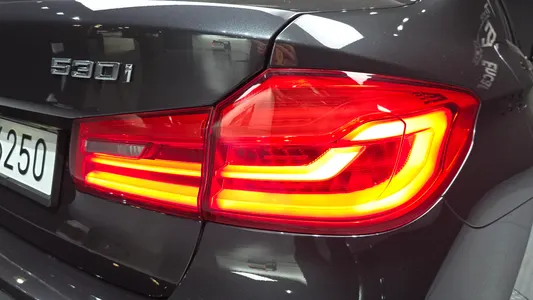 BMW 5 Series (G30) 530i xDrive M 2019 23