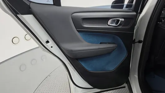 Volvo C40 2022 25