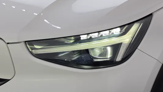 Volvo C40 2022 22