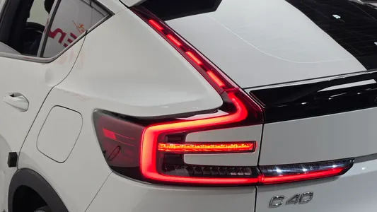 Volvo C40 2022 23