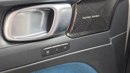Volvo C40 2022 34