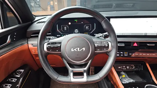 Kia K5 3 1.6 2025 13