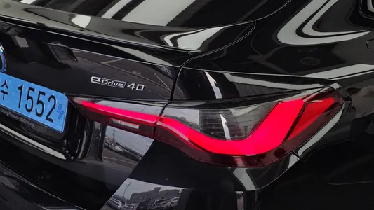 BMW i4 eDrive40 M 2022 23