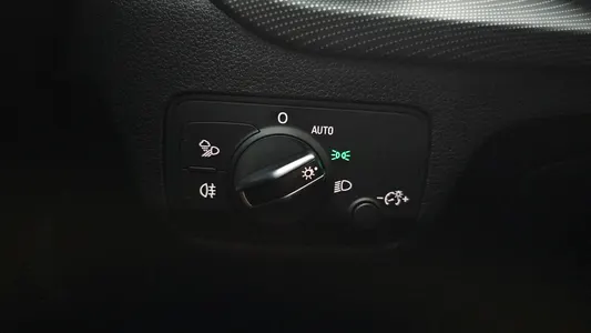 Audi Q2 35 TDI 2020 18
