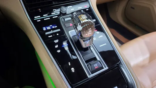 Porsche (971) 2.9 AWD E- 2018 9