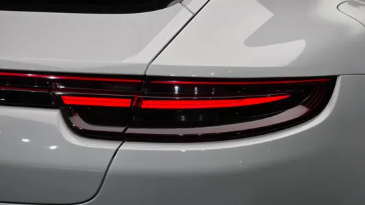 Porsche (971) 2.9 AWD E- 2018 23