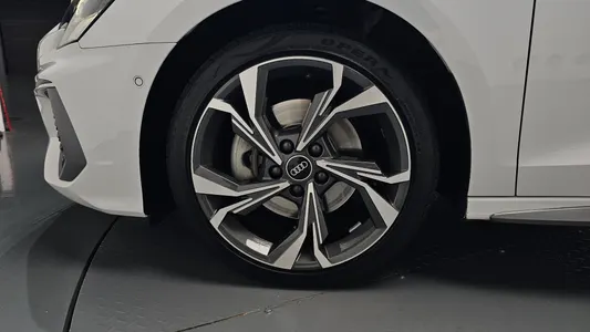 Audi A3 (8Y) 40 TFSI 2023 5